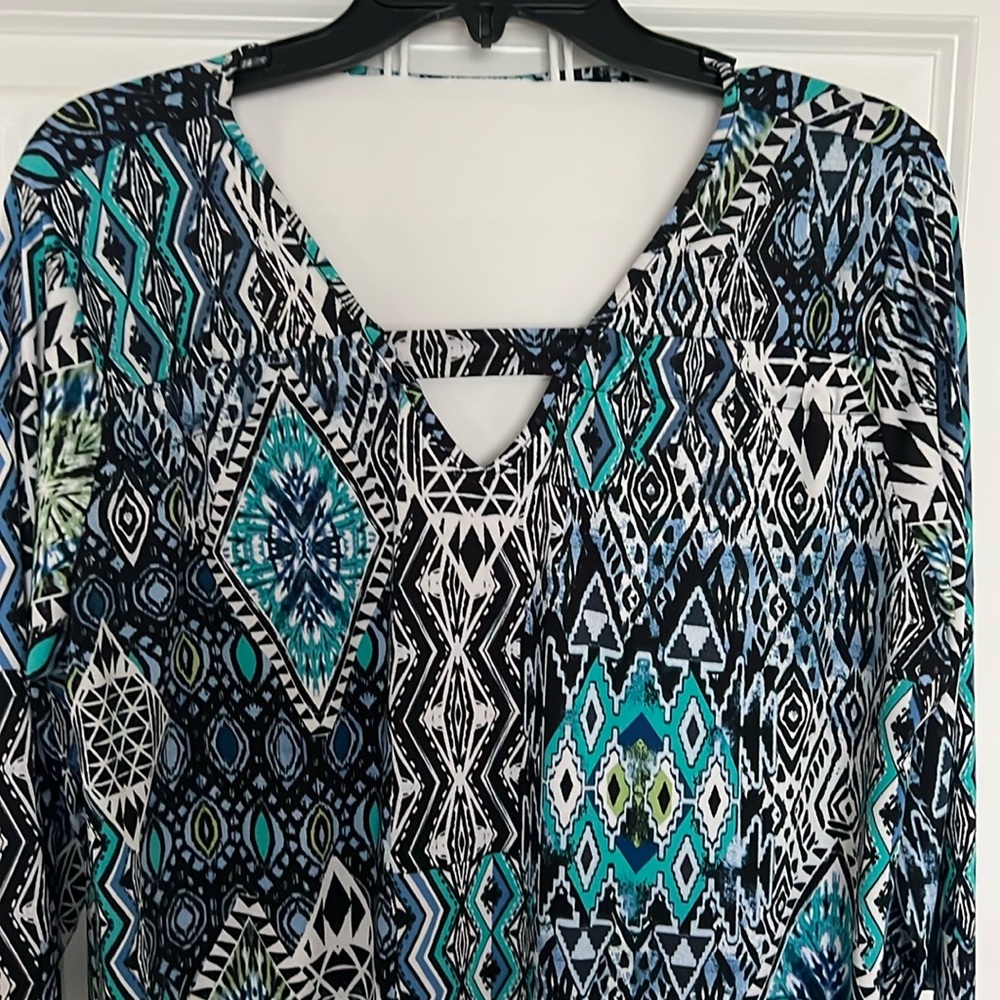 Black and White Graphic Cut Out Blouse with 3/4 Sleeves
